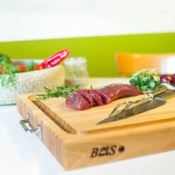 Boos Blocks Schneidebrett ProChef, Ahorn Mit Edelstahlgriffen 61x46x6 Cm -GrillLust Verkaufsgeschäft bb schneidebrett ahorn 61x46x6cm rafr2418 e02b31befc94717647e32002b4e18d87