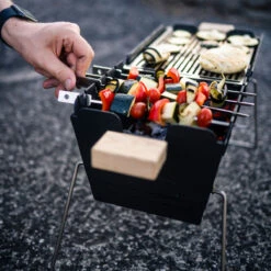 Knister Grill Original – Tragbarer Holzkohlegrill -GrillLust Verkaufsgeschäft knister grill original tragbarer holzkohlegrill bd0462637a21bee6d6e8427ef270b864
