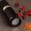 Microplane Chili Mühle, Schwarz -GrillLust Verkaufsgeschäft mic chili m hle schwarz f5bd2a818d6535deddd82a3196efc4ac