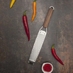 Microplane Master Reibe Zester, Walnuss -GrillLust Verkaufsgeschäft mic master reibe walnuss e0b9e291e2fcca9e13aa4c496ee71e9e