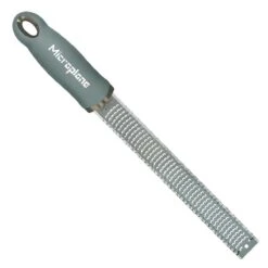 Microplane Premium Reibe / Zester, Eukalyptus Grün -GrillLust Verkaufsgeschäft microplane premium reibe zester eukalyptus gruen 14bce31554f5296b6f7b750088368c10