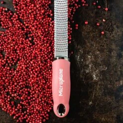 Microplane Premium Reibe / Zester, Lippenstift Pink -GrillLust Verkaufsgeschäft microplane premium reibe zester lippenstift pink a69de6fb4a38251a47ce518c45ab702a