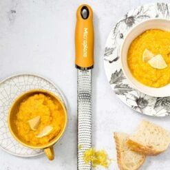 Microplane Premium Reibe / Zester, Senfgelb -GrillLust Verkaufsgeschäft microplane premium reibe zester senfgelb 45b19290ea5184e4cabe9f5d803fed78