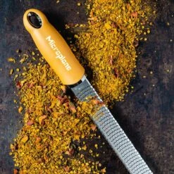Microplane Premium Reibe / Zester, Senfgelb -GrillLust Verkaufsgeschäft microplane premium reibe zester senfgelb 4ba679fc5d082ede7ebd07314659ed30