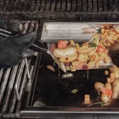 SANTOS Plancha, Einsatzpfanne Für Napoleon Rogue 365, 525 SB, SE 525, XT 525 (bis 2020) -GrillLust Verkaufsgeschäft santos einsatzpfanne fuer napoleon rogue produktbild eb1cef030ea55163613a768fa138bddc